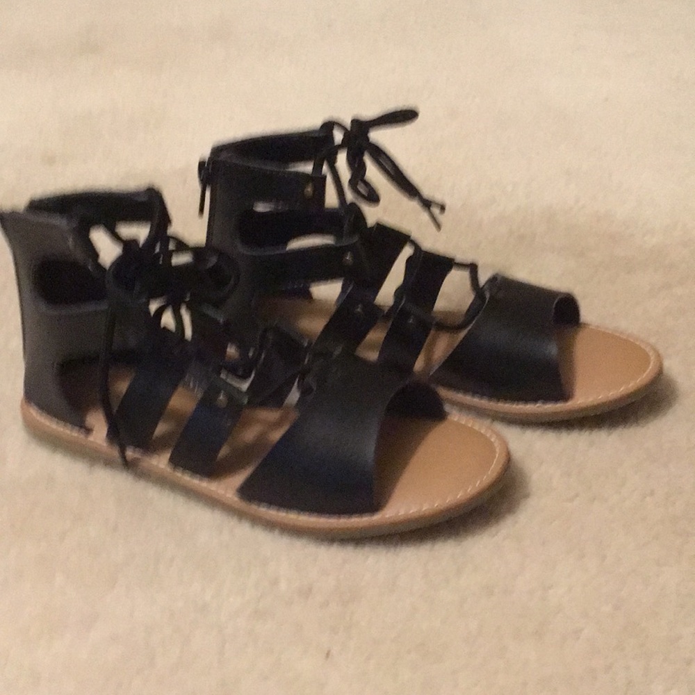 Old Navy Sandals Size 2 Youth (Girls)